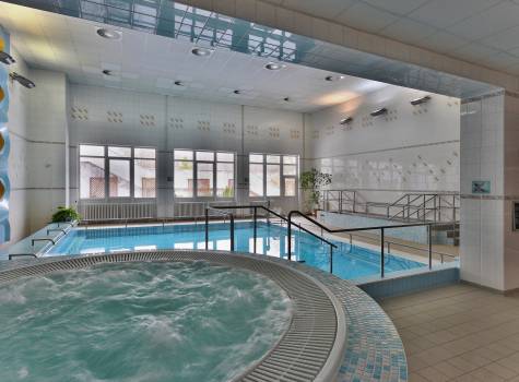 Běhounek Spa & Wellness - Běhounek_vířivka_bazén