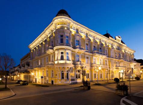 Savoy Spa & Medical Hotel - Savoy_hotel_vecerni