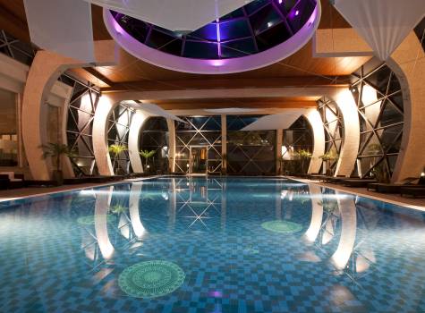 Spirit Hotel***** - Swimming pool by night