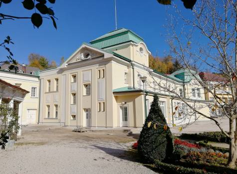 Hotel Nový Dům - Budova uhličitých koupelí a bazénu