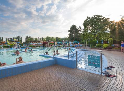 Hotel Thermalpark*** - Kľudový bazén_1