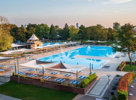 Hotel Thermalpark*** - Veľký zážitkový bazén_1