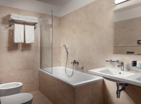 Grandhotel Nabokov Spa & Wellness - 23-09-Nabokov_Bathroom_Suite