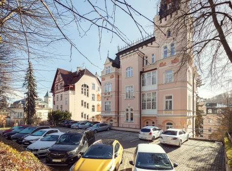 Hotel Villa Smetana - 23-13-HTLS-Smetana_Parking