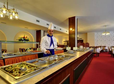 Hotel Lužice - Curie_restauration_cook - 4.jpg