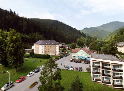 Lázeňský hotel Choč *** - c Marek Hajkovsky foto KUPELE LUčKY leto-exterieri 2019_20  kópia