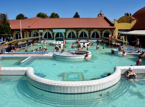Thermal Varga hotels & apartments *** Veľký Meder - Polokryty_bazen_1