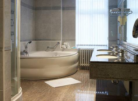 Hotel Esplanade SPA & Golf resort - junior suite deluxe bathroom