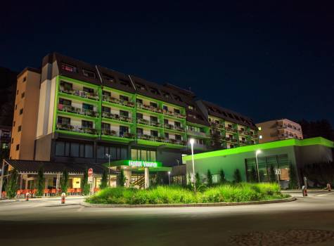 Hotel Vesna - hotel at night