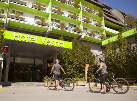 Hotel Vesna - In front of hotel