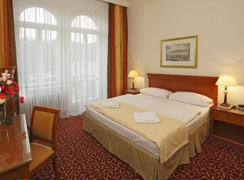 Hotel Romania - 42198112