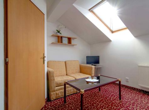 Hotel Romania - 197176047