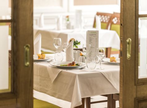 Hotel Buczynski Medical & Spa - Restauracja a'la karte Witrazowa
