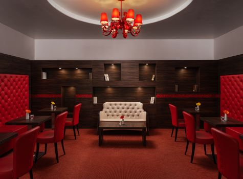 Grandhotel Nabokov - 07593-DavidVancisin-Full