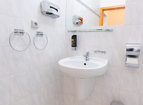Lázeňský hotel Olga - Olga standard koupelna (2)