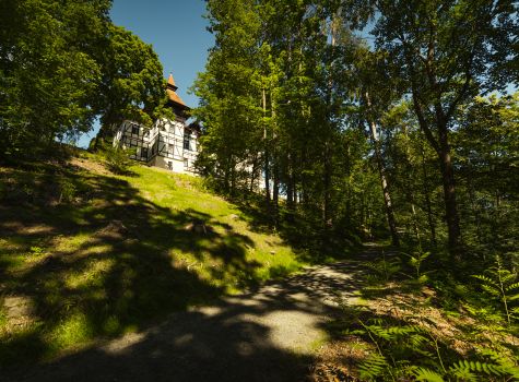 Lázeňský hotel Olga - park pod lázněmi