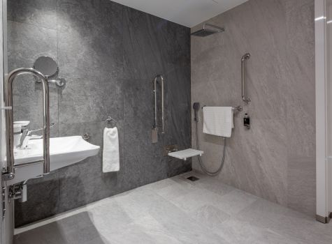 St. Joseph Royal Regent - DISABLED-ACCESS BATHROOM