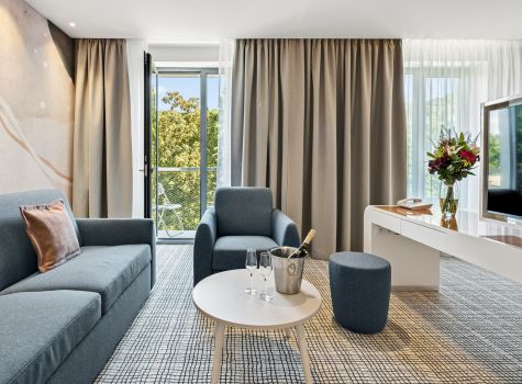 St. Joseph Royal Regent - JUNIOR SUITE CITY VIEW 2