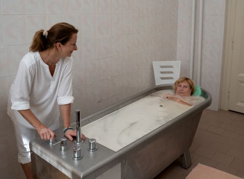 Lázeňský dům Libuše - Minerální koupel s přísadou