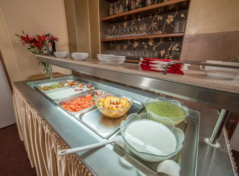 Lázeňský hotel Metropol - Metropol_salatovy_raut