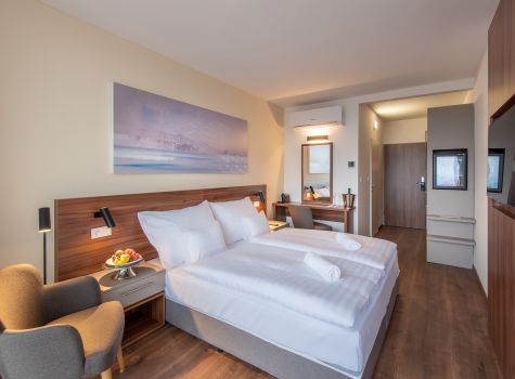 Hunguest Hotel Panorama - tóoldal-7