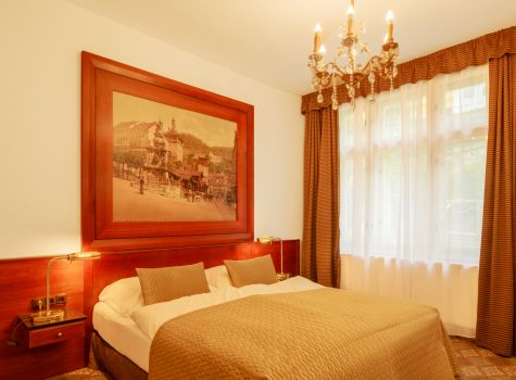 Hotel Zlatý Beránek - 38. Golden_Lamb_Suit_Yard_Main_Bedroom_43