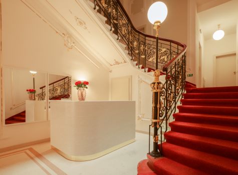 Hotel Zlatý Beránek - 7. Golden_Lamb_Recepce