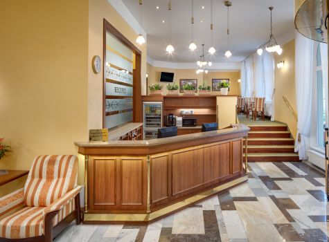 Hotel Svoboda - HOTEL SVOBODA_reception_16A1003