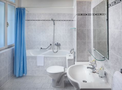 Hotel Svoboda - HOTEL SVOBODA_room_Svoboda_Comfort_DBL_303_bath_16A1151