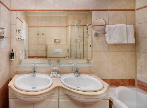 Hotel Hvězda - HOTEL HVEZDA_room_Hvezda_Superior Plus_DBL_bath_16A3809