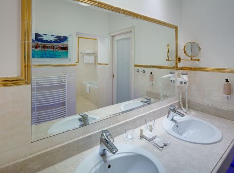 Hotel Hvězda - HOTEL HVEZDA_room_Imperial_Suite Plus_0306_bath_16A6962