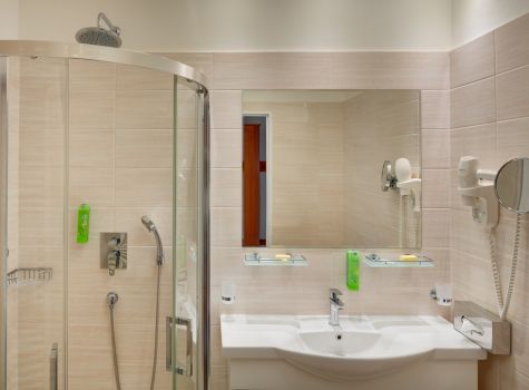 Spa Hotel Butterfly - HOTEL BUTTERFLY_room_Superior Plus_DBL_417_bath_16A3386