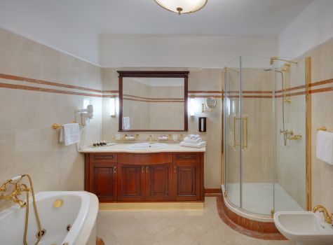 Hotel Nové Lázně  - HOTEL NOVE LAZNE_room_Apartment Royal_bath_16A3837