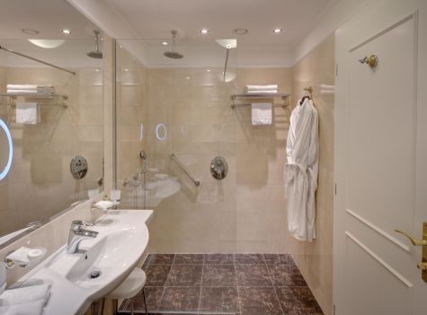 Hotel Nové Lázně  - HOTEL NOVE LAZNE_room_Junior Suite deluxe_215_bath_16A6068