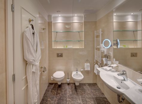Hotel Nové Lázně  - HOTEL NOVE LAZNE_room_Junior Suite deluxe_215_bath_16A6083