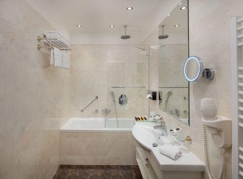 Hotel Nové Lázně  - HOTEL NOVE LAZNE_room_Junior Suite_226_bath_16A5300