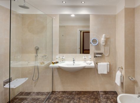 Hotel Nové Lázně  - HOTEL NOVE LAZNE_room_Suite_307_bath_16A5509