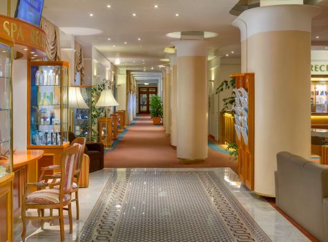 Centrální Lázně Health Spa Hotel - HOTEL CENTRALNI LAZNE_reception_16A1999