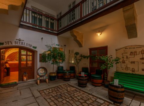 U Zlatého Beránka - 5. Courtyard_Spa Entrance Dark