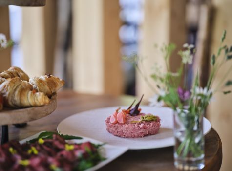 Hotel Plesnik - Logarska dolina - Surovi biftek 2025 - Suzan Gabrijan