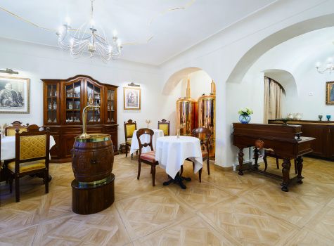 Hotel U Zlaté Hrušky - 3. Spa Beerland Chateaux Prague - reception