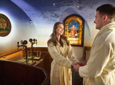 Hotel U Zlaté Hrušky - 14. Spa Beerland Chateaux Prague - couple Alchemyst (kopie)