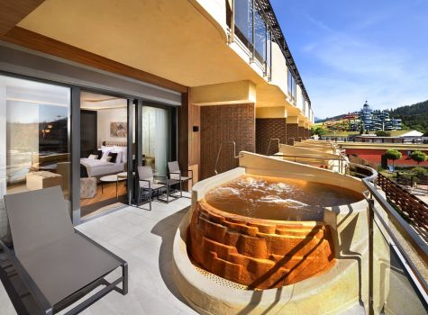 Hotel Galeria Thermal Bešeňová - Pokoj Pamukkale LUX s výhledem do vodního parku