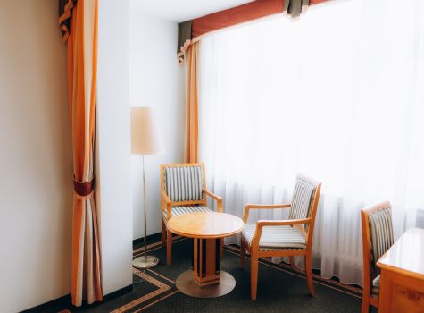 Parkhotel Golf**** - Apptm_bed_room_window