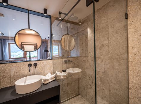 Hotel Schwarzbrunn - Alpin_dleuxe_Bad-HDR