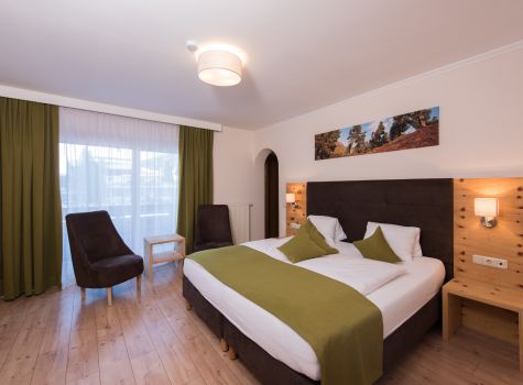 Hotel Almrausch - doppelzimmer_zirbe_birke (2)