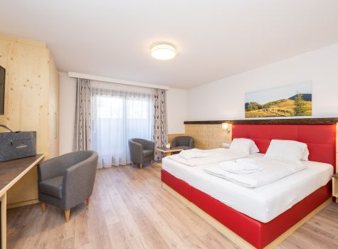 Hotel Almrausch - juniorsuite_priedröf (1)