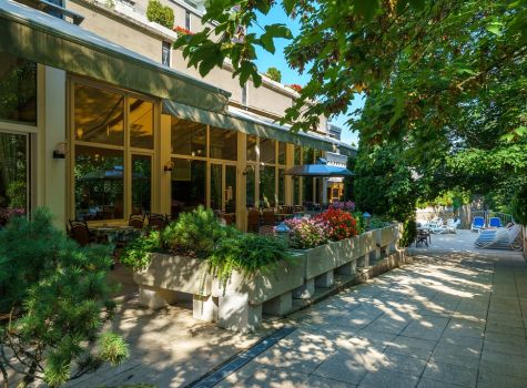 Hotel Thermál Hévíz - thermal-hvz_terrace-2_54579377376_l