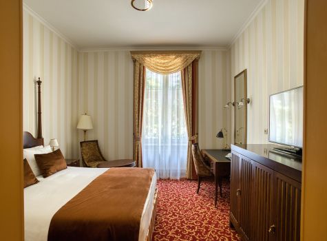 Ensana Grand Margaret Island Health Spa Hotel - grand-margaret-island_deluxe-room-2_53851909869_l