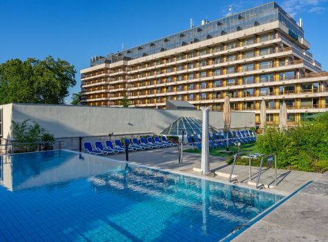 Ensana Thermal Margaret Island Health Spa Hotel - thermal-margaret-island_outdoor-pool-2_53849746258_l